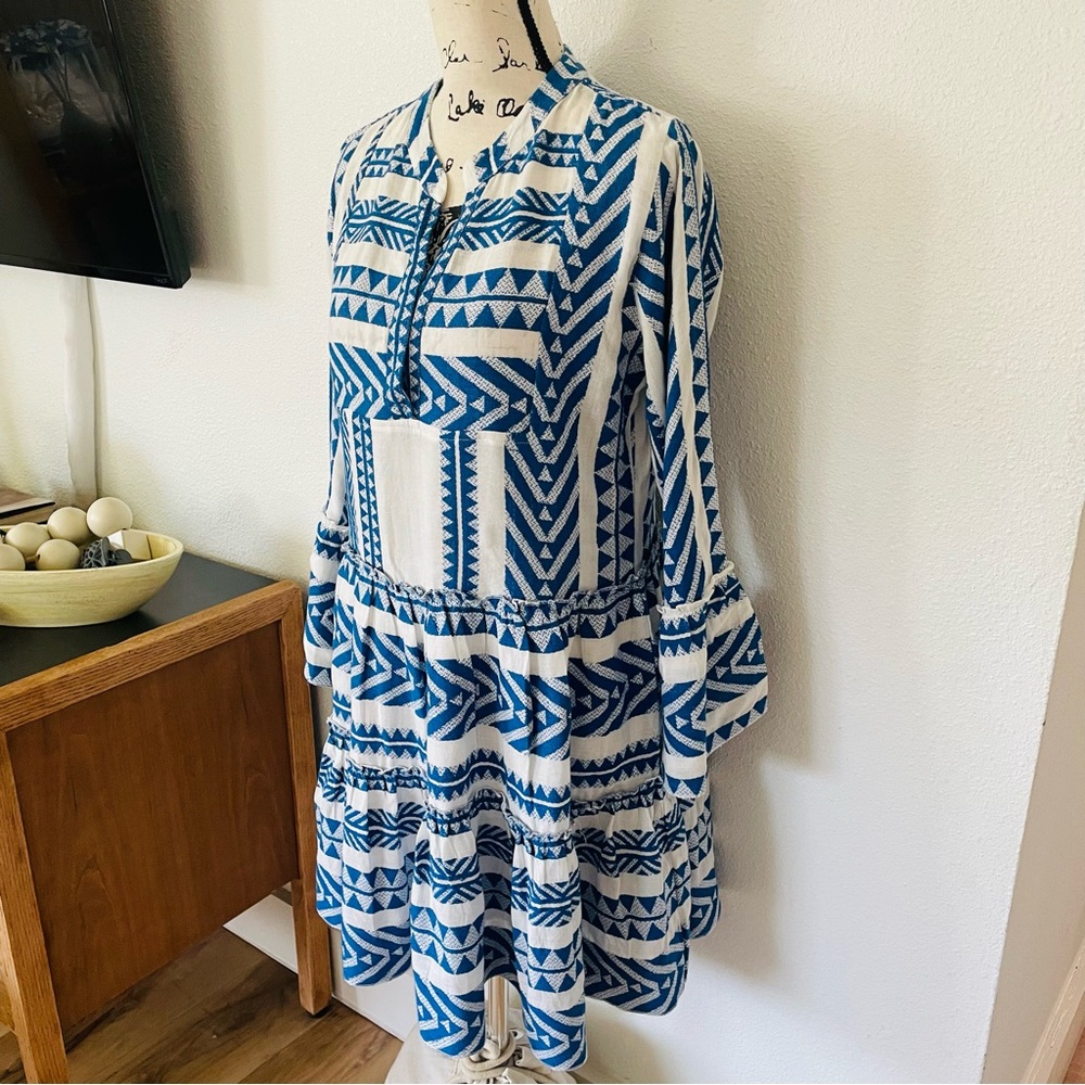 En creme Blue and White Mini Dress - Picture 8 of 13